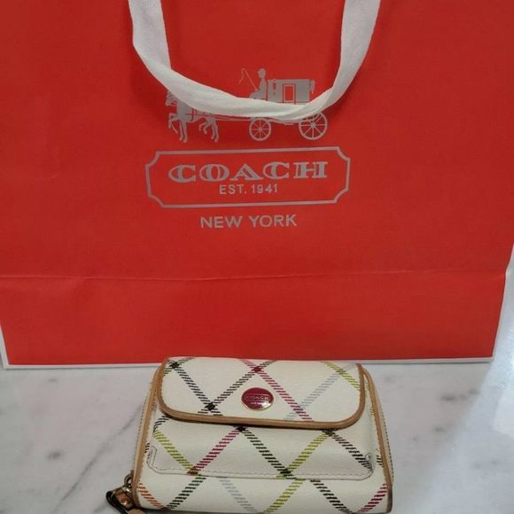 Coach Multicolor Tech Phone Wallet. BH14671. - Picture 2 of 8